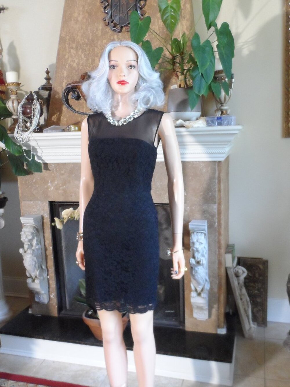 New Diane von Furstenberg Black Lace Sheath Dress Size 2